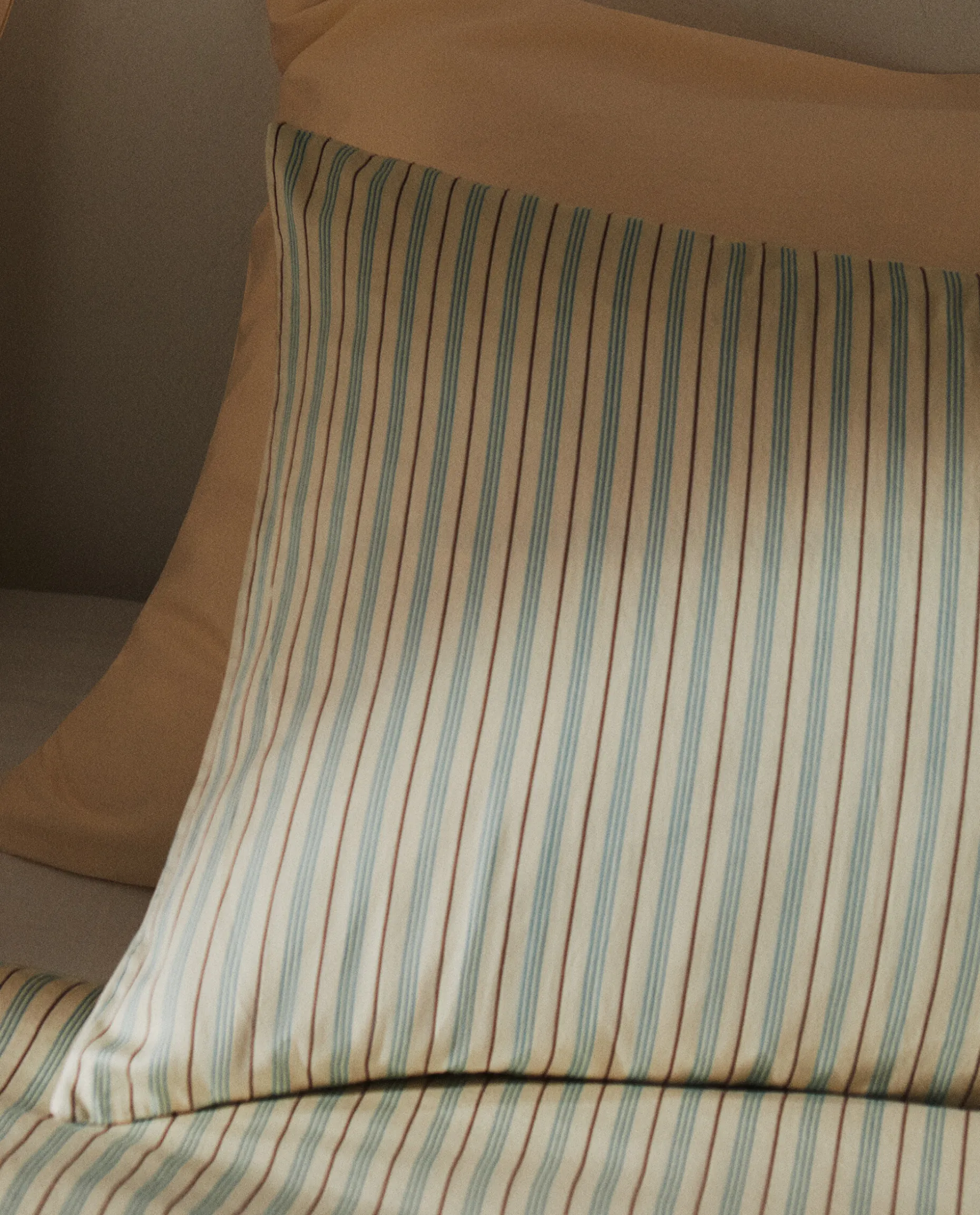 (300 Thread Count) Striped Washed Sateen Pillowcase