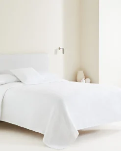 Bedspread With Floral Embroidery