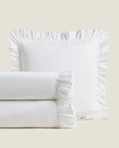 Bedspread With Pleated Ruffle
