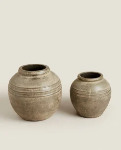 Ceramic Vase With Lines