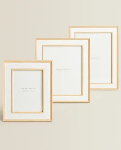 Contrast Wooden Frame
