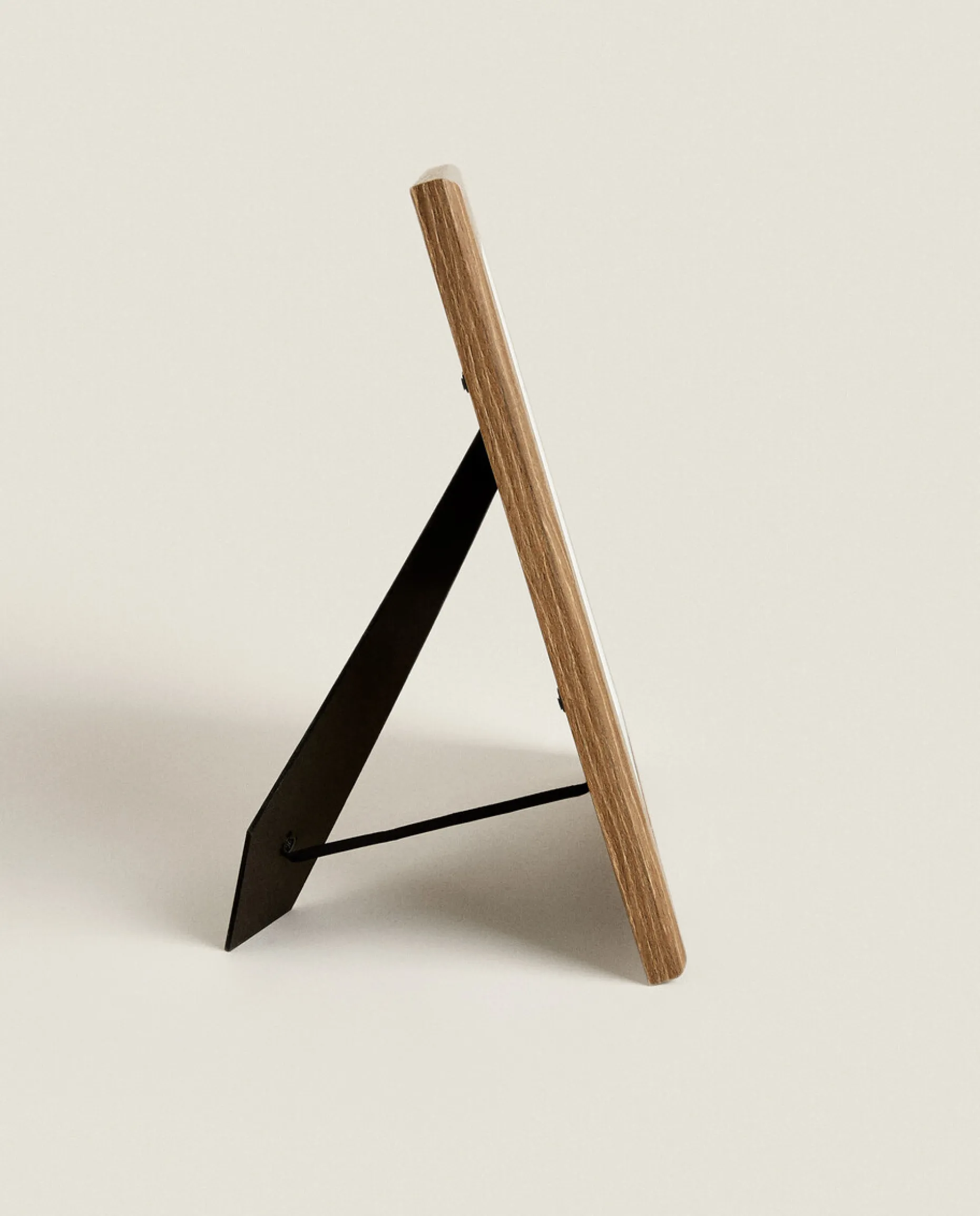Contrast Wooden Frame