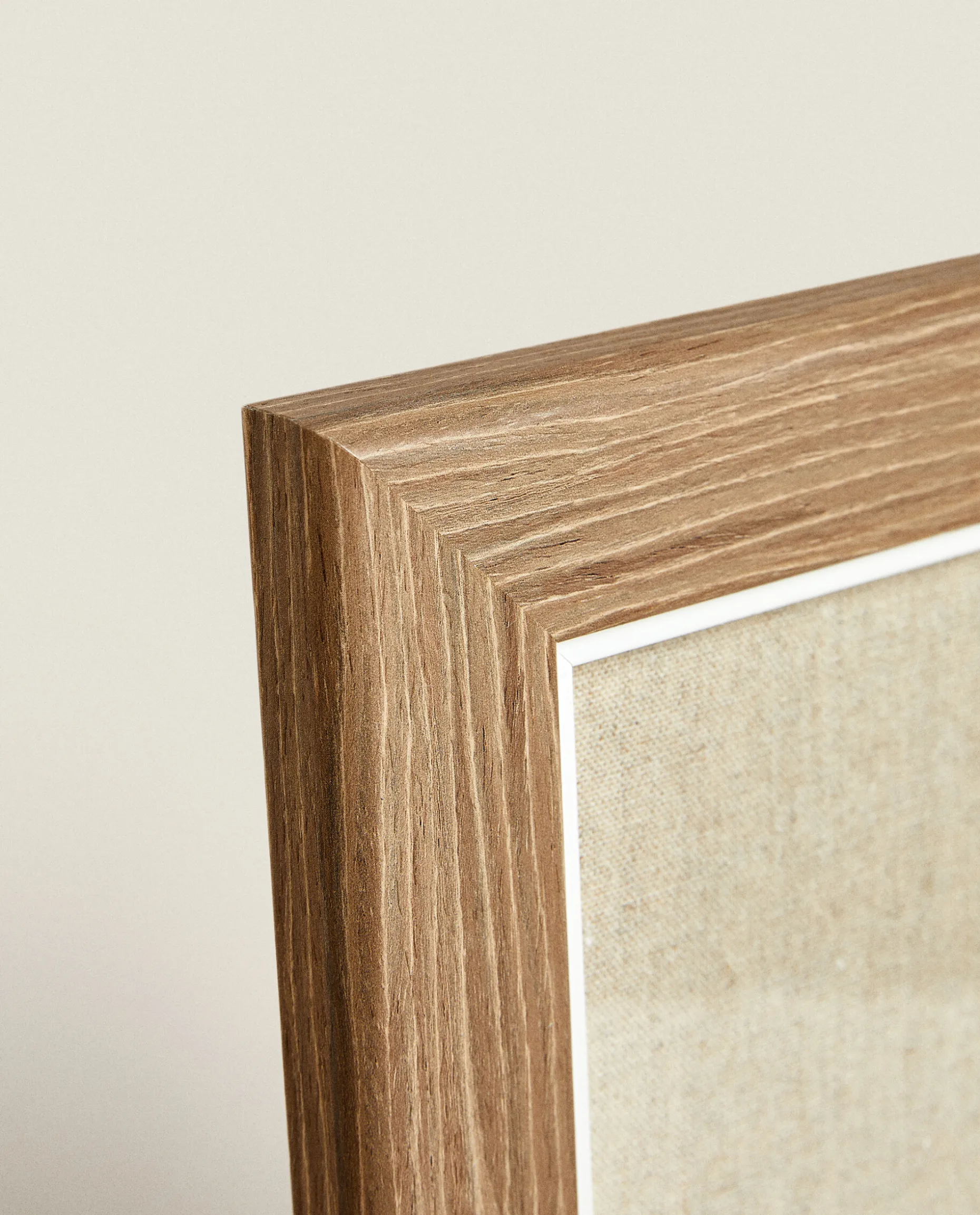 Contrast Wooden Frame