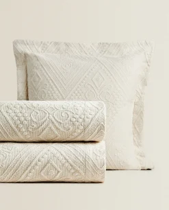 Cotton Bedspread With Geometric Design