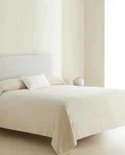 Cotton Bedspread With Geometric Design
