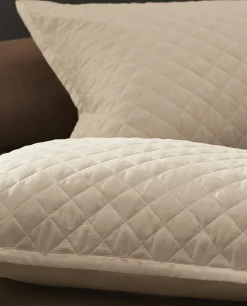 Diamond-Pattern Throw Pillow Cover