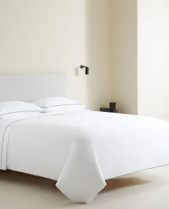 Duvet Cover With Colored Piping Detail
