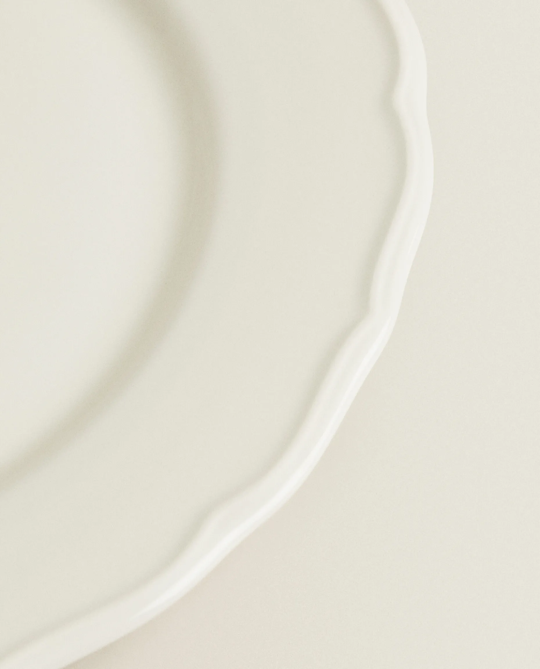 Earthenware Dinner Dish With Raised-Design Edge