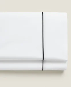 Flat Sheet With Colored Piping Detail