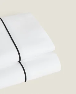 Flat Sheet With Colored Piping Detail