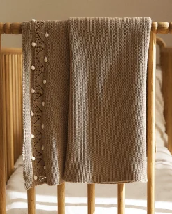 Knit Blanket With Border