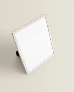 Metal Frame With Rounded Edges