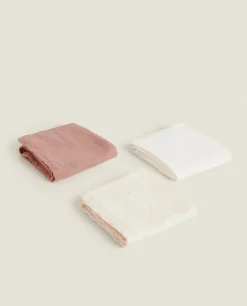 Multicolored Muslin Cloths (Pack Of 3)