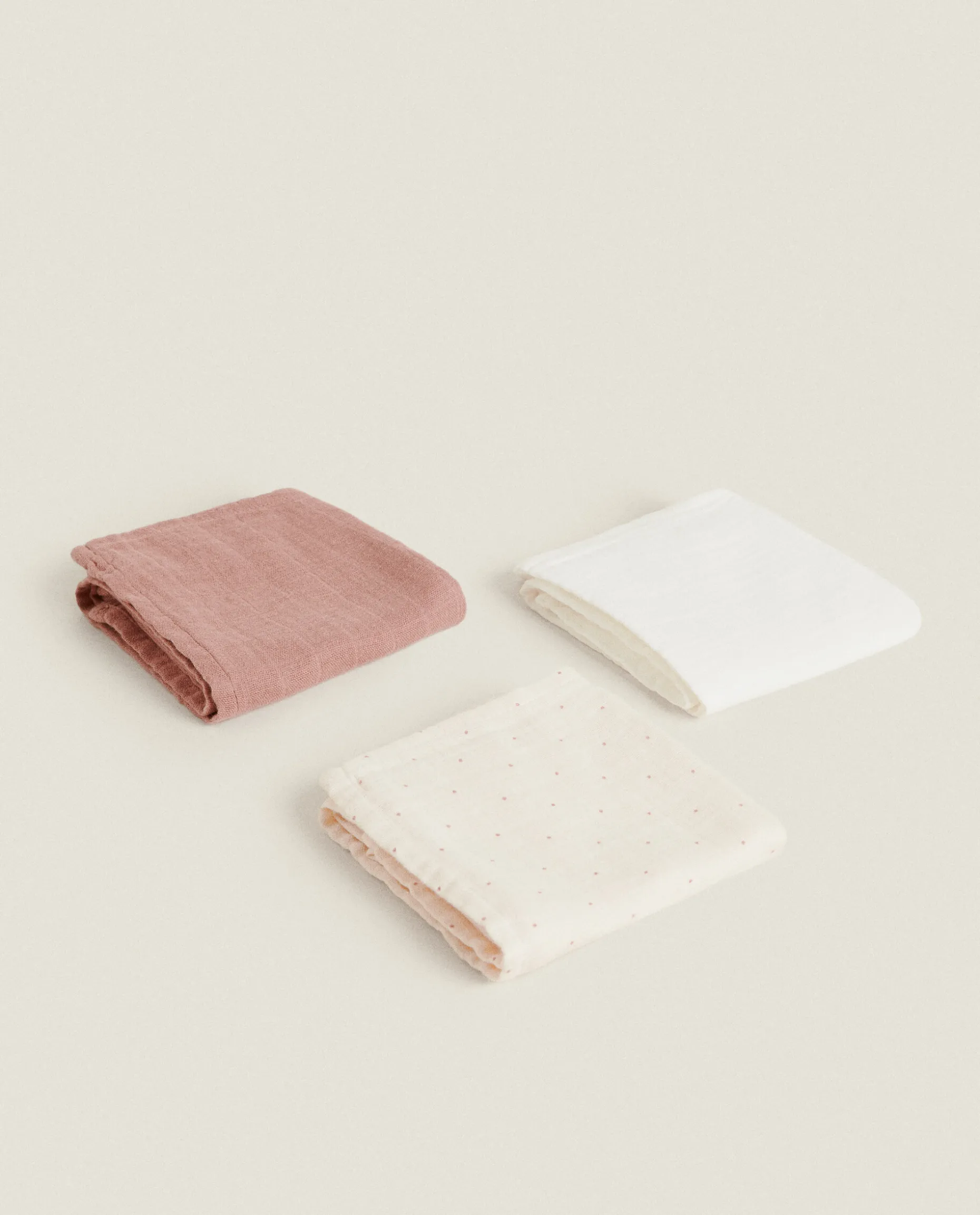 Multicolored Muslin Cloths (Pack Of 3)