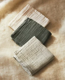 Multicolored Muslin Cloths (Pack Of 3)