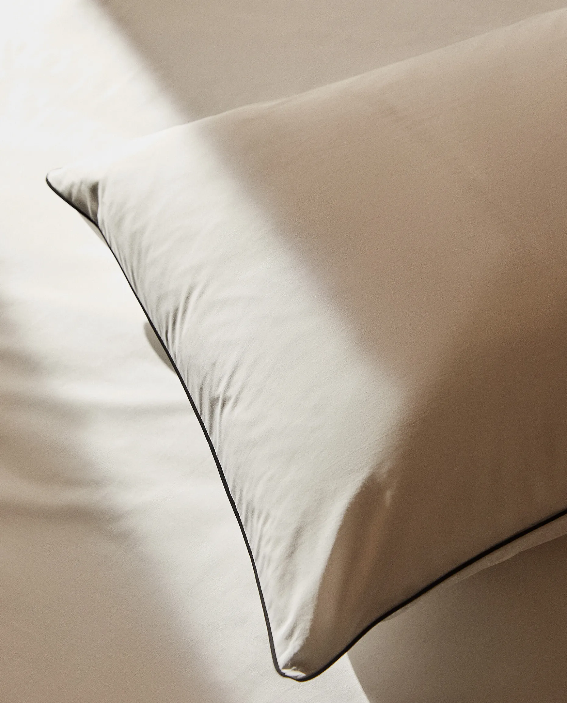 Pillowcase With Colored Piping Detail