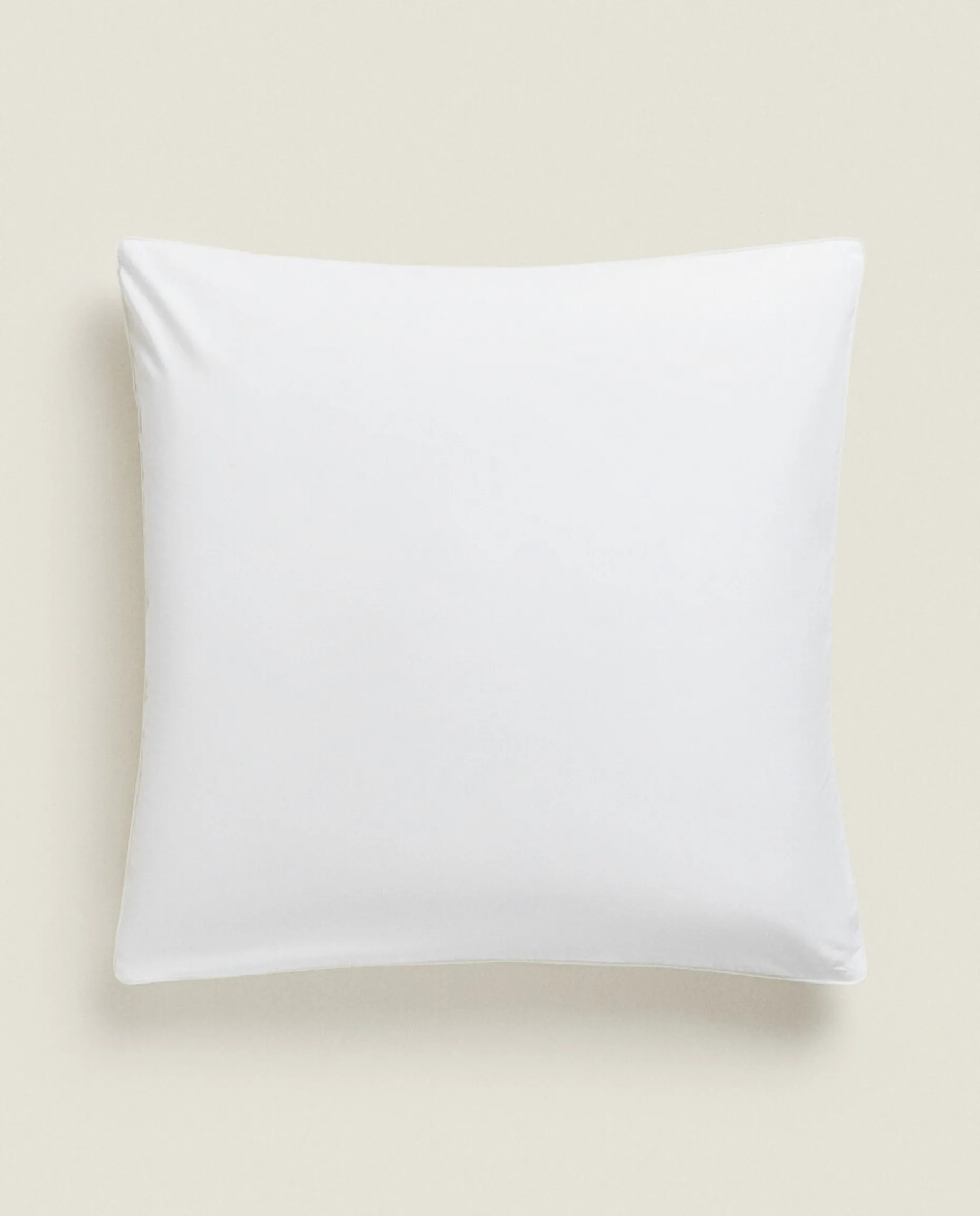 Pillowcase With Colored Piping Detail