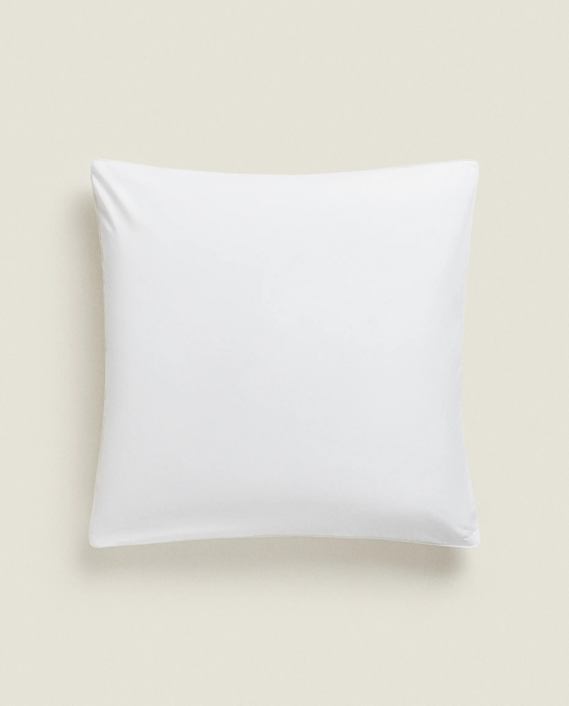 Pillowcase With Colored Piping Detail