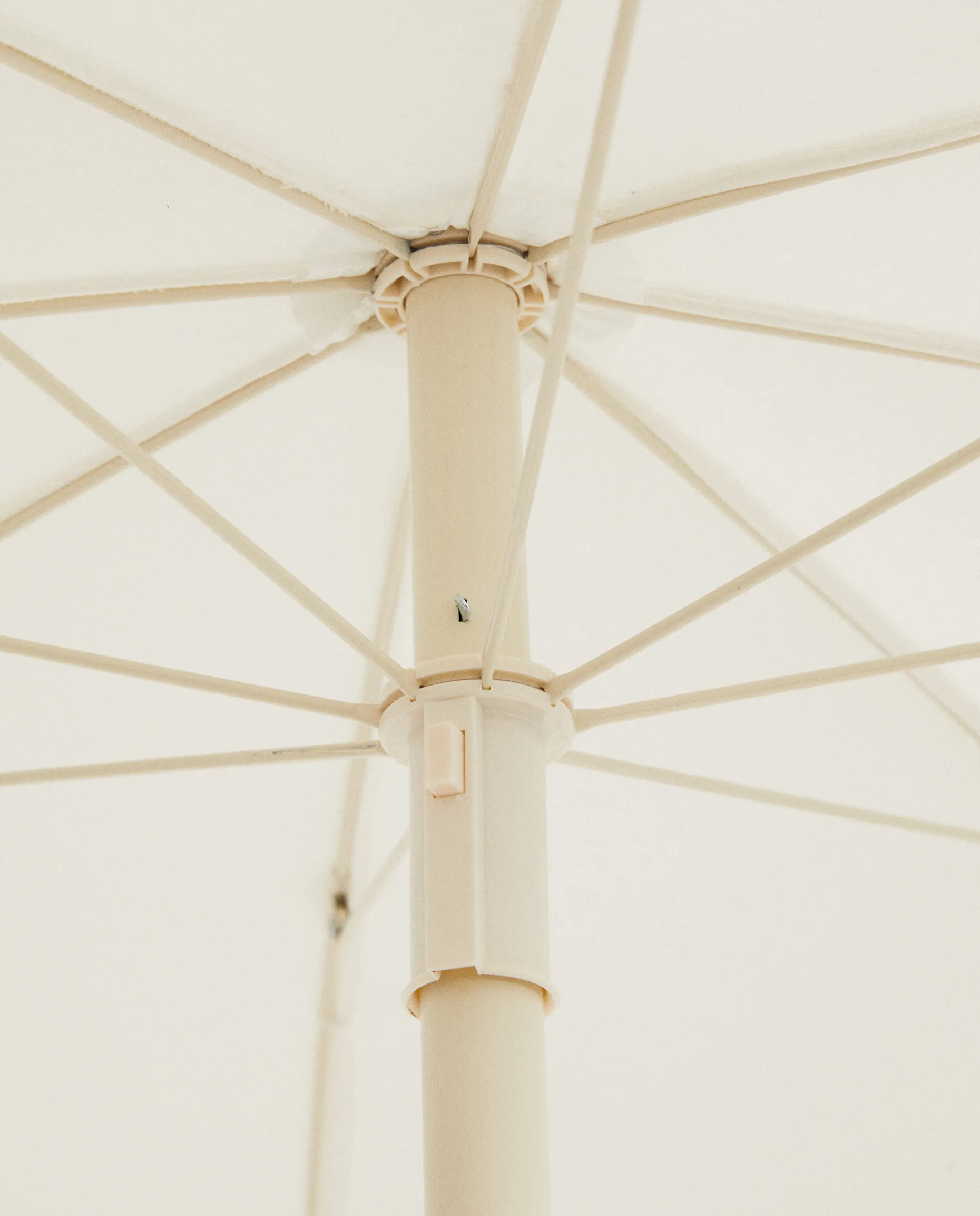 Plain Beach Umbrella (O 63.0")