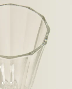 Raised Faceted Wine Glass