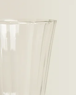 Raised Faceted Wine Glass