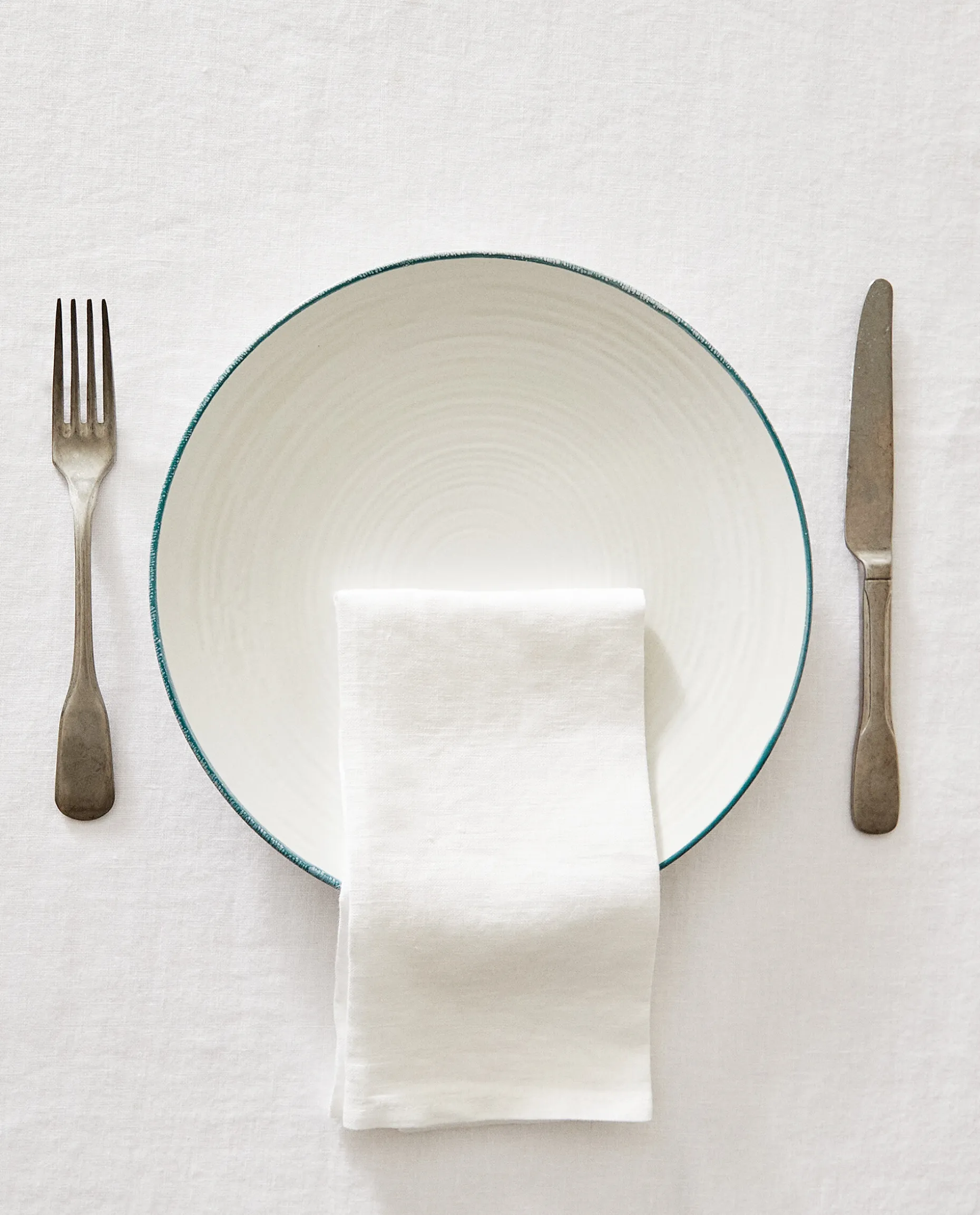 Rim Detail Dinner Plate