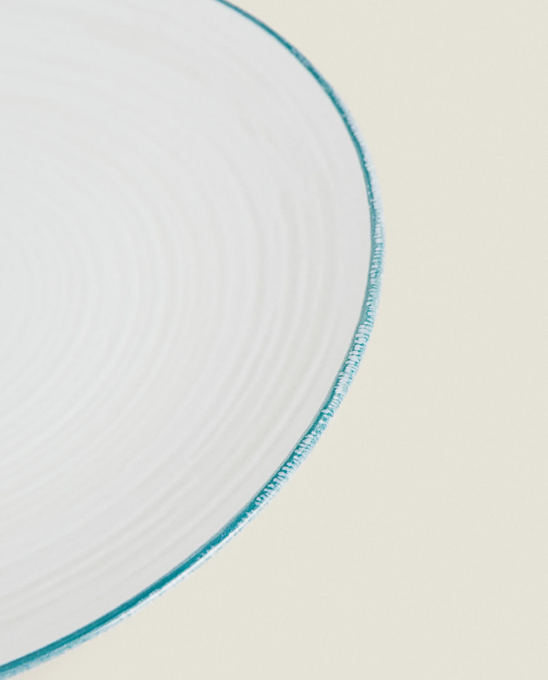 Rim Detail Dinner Plate