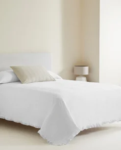 Ruffle Trim Bedspread