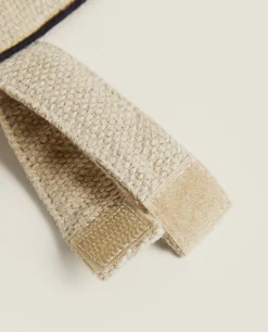 Seat Cushion With Piping