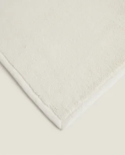Short Faux Fur Blanket