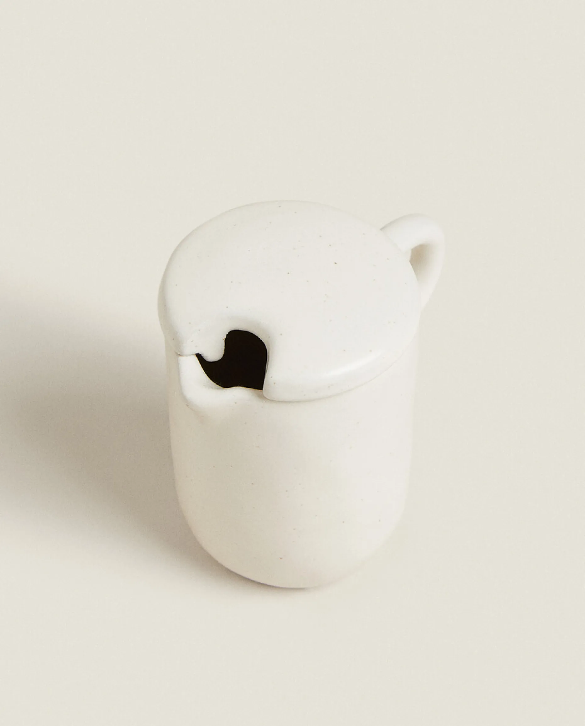 Textured Milk Pitcher With Lid