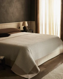 Textured Quilt With Linen Border