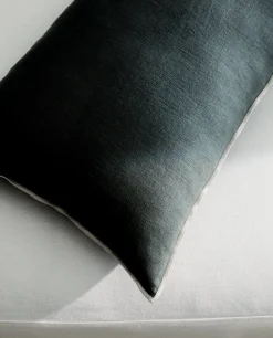 Throw Pillow Cover With Overlocking