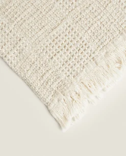 Waffle-Texture Blanket